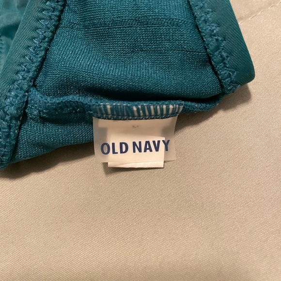 Old Navy Bikini Top (top only) size medium GREAT USED CONDITION - Picture 3 of 4